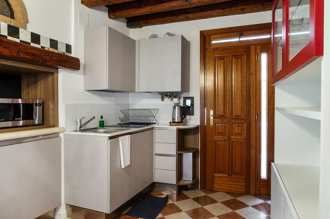 Apartamento Antico Caminetto Alla Biennale Venecia Italia